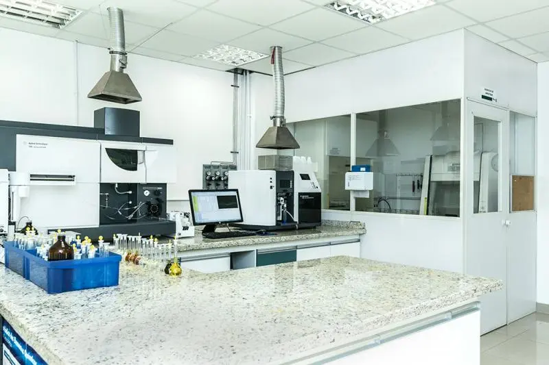 Laboratório de análise de água e efluentes